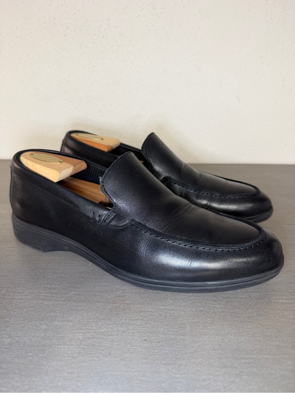 Amberjack Men’s Loafers Dress Shoes Black Leather Slip On Size 9M Classic